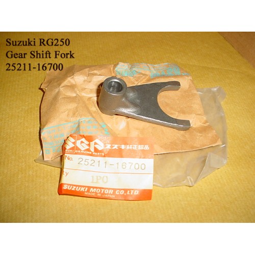 Suzuki RG250 Gear Shift Fork 25211-16700 free post
