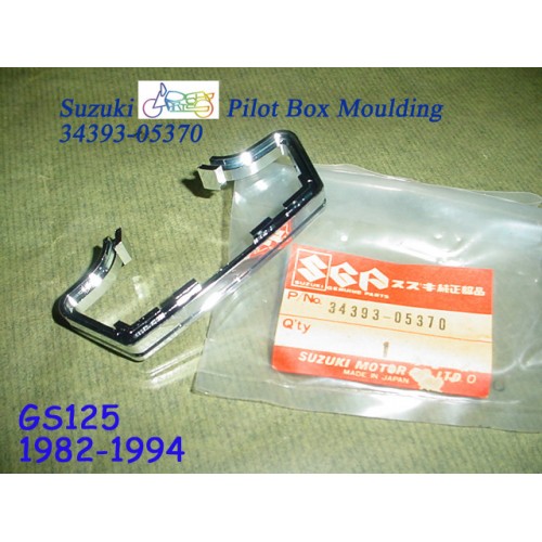 Suzuki GS125 Pilot Box Moulding 34393-05370 Meter Cover free post