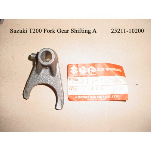 Suzuki GT200 X5 T200 Gear Shift Fork 25211-10200 free post