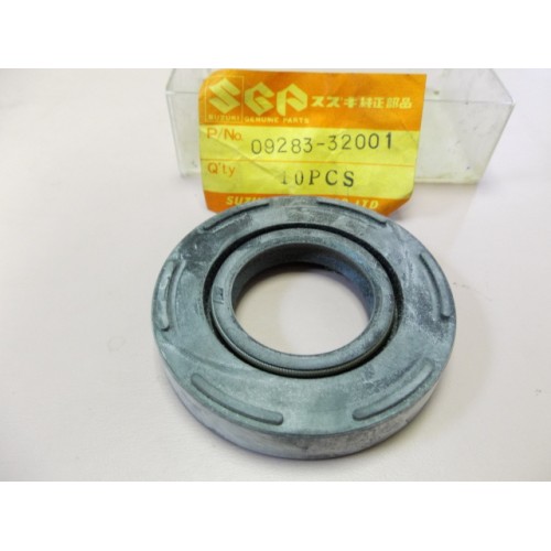 Suzuki GT250 T250 T350 Crankshaft Oil Seal 09283-32001 free post