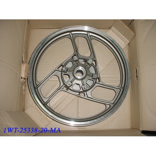 Yamaha RD350YPVS RD350LCF Rear Wheel Cast 1WT-25338-20-M2 RD350LC YPVS