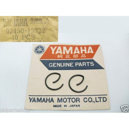 Yamaha YG1 JT1 LB80 RD60 LS2 RD125 YAS1 YAS2 YAS3 Piston Pin Clip x2 93450-13022 free post