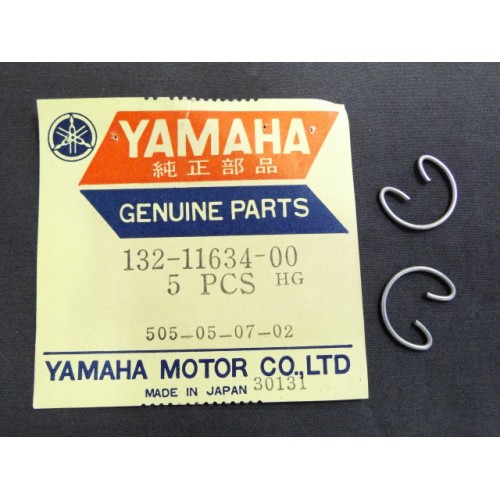 Yamaha YG1 JT1 LB80 FS1 LS2 RD125 YAS1 YAS3 Piston Pin Clip x2 NOS 132-11634-00 free post